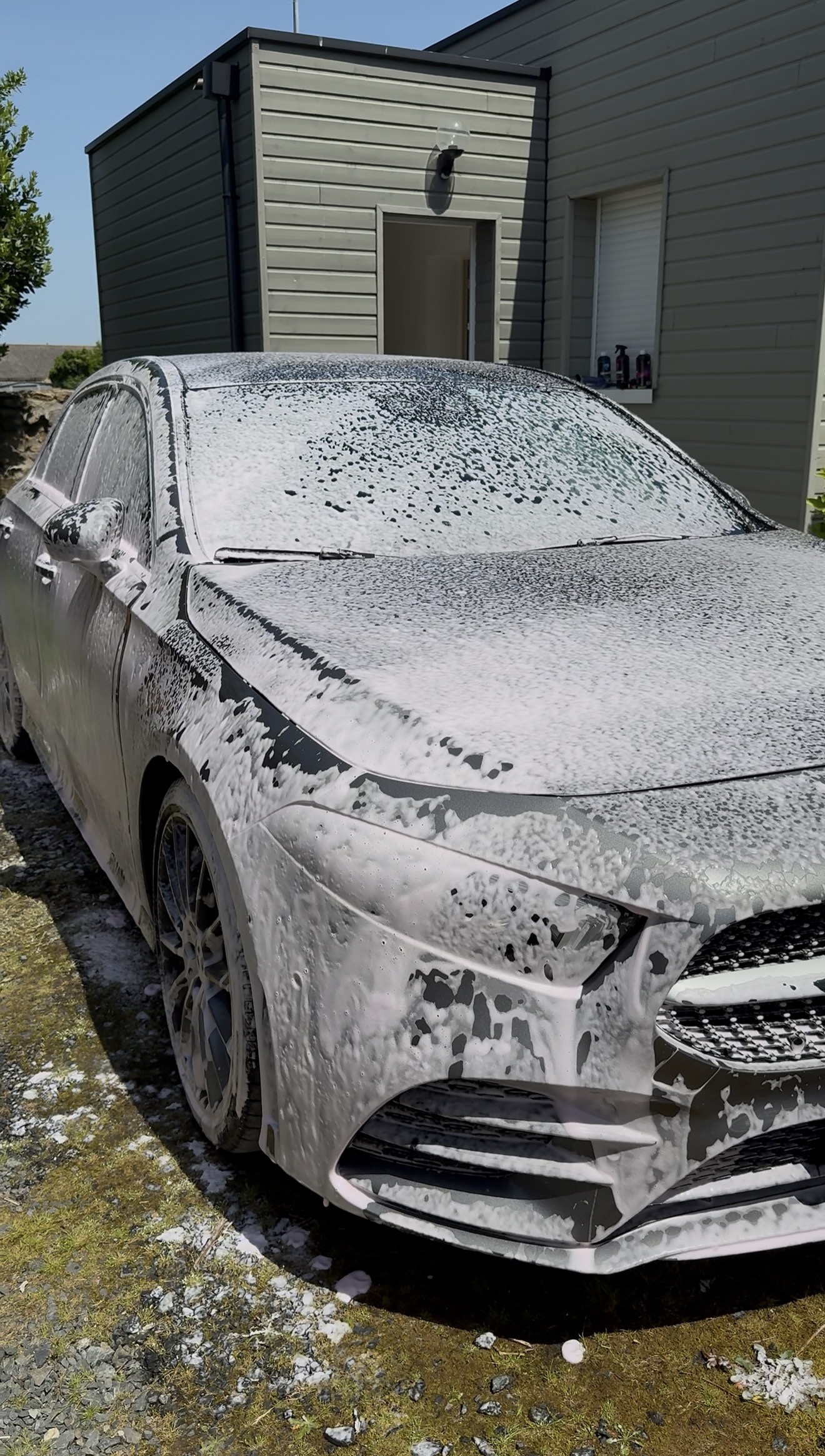 Mercedes sous mousse avant rinçage